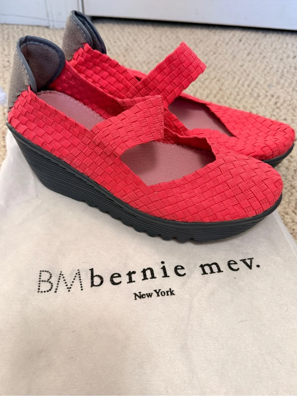 Bernie Mev Lulia Wedge Shoes Coral Pink Woven Size EU 38 Resort Coastal Grandma